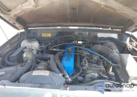 1993 Jeep Cherokee Sport z USA, uszkodzony, nr VIN 1J4FT68S1PL620143